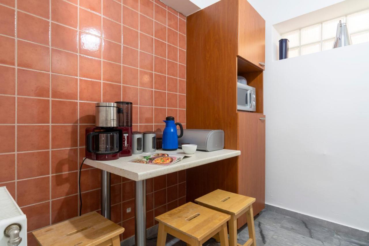 Central 3Bd Apt. Near Acropolis 아테네 외부 사진